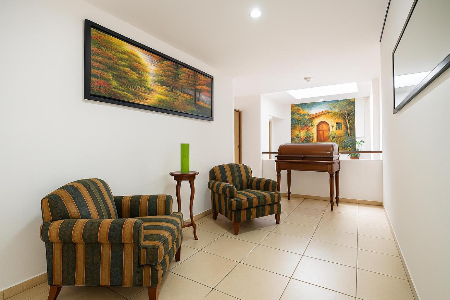 De La Salle Hotel